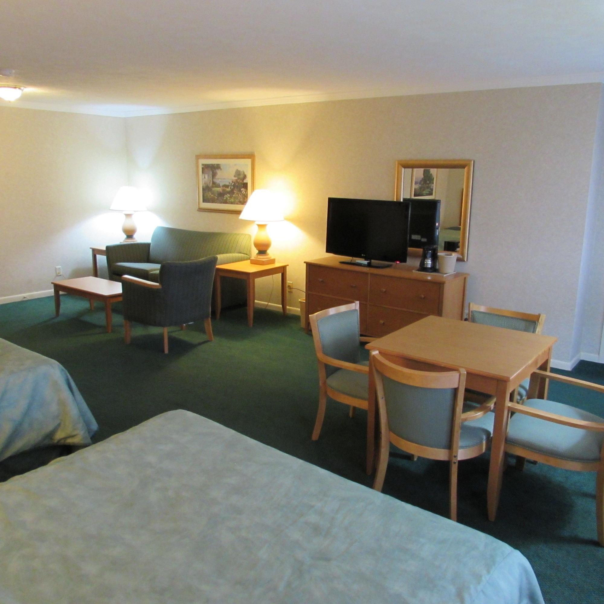 Magnuson Grand Pioneer Inn And Suites Escanaba Exterior photo