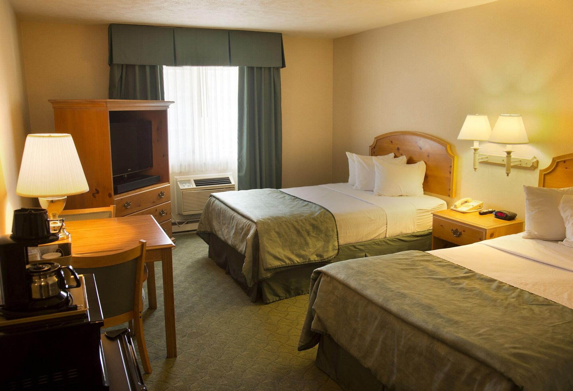 Magnuson Grand Pioneer Inn And Suites Escanaba Exterior photo