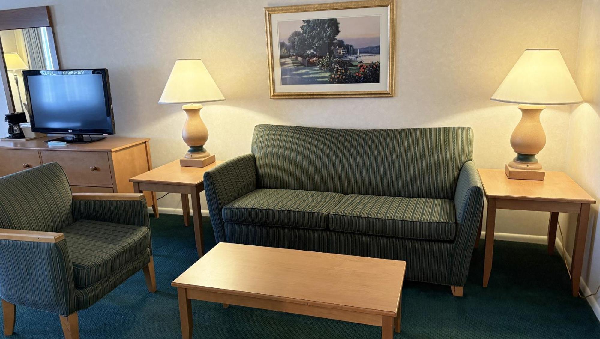 Magnuson Grand Pioneer Inn And Suites Escanaba Exterior photo