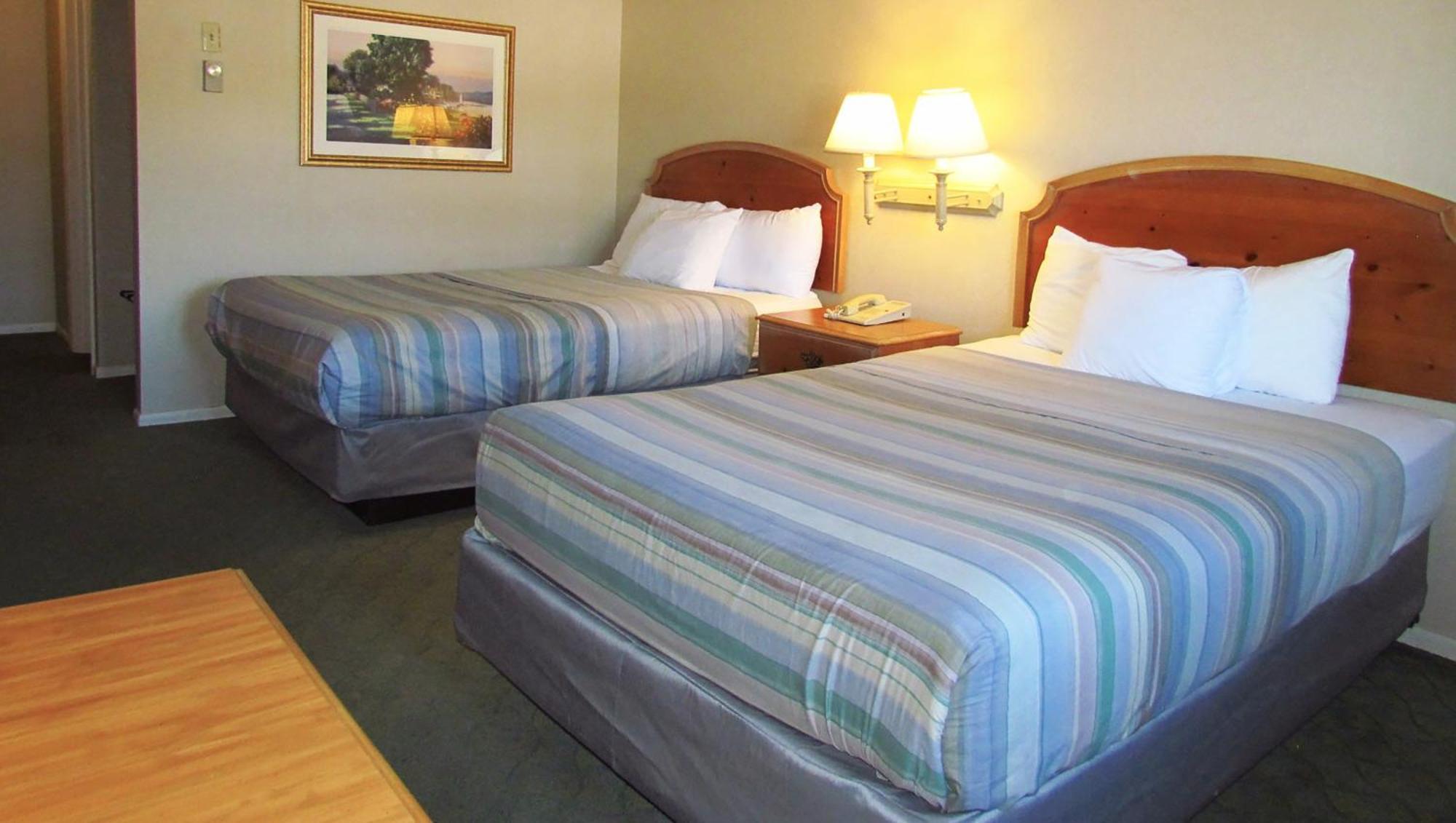 Magnuson Grand Pioneer Inn And Suites Escanaba Exterior photo