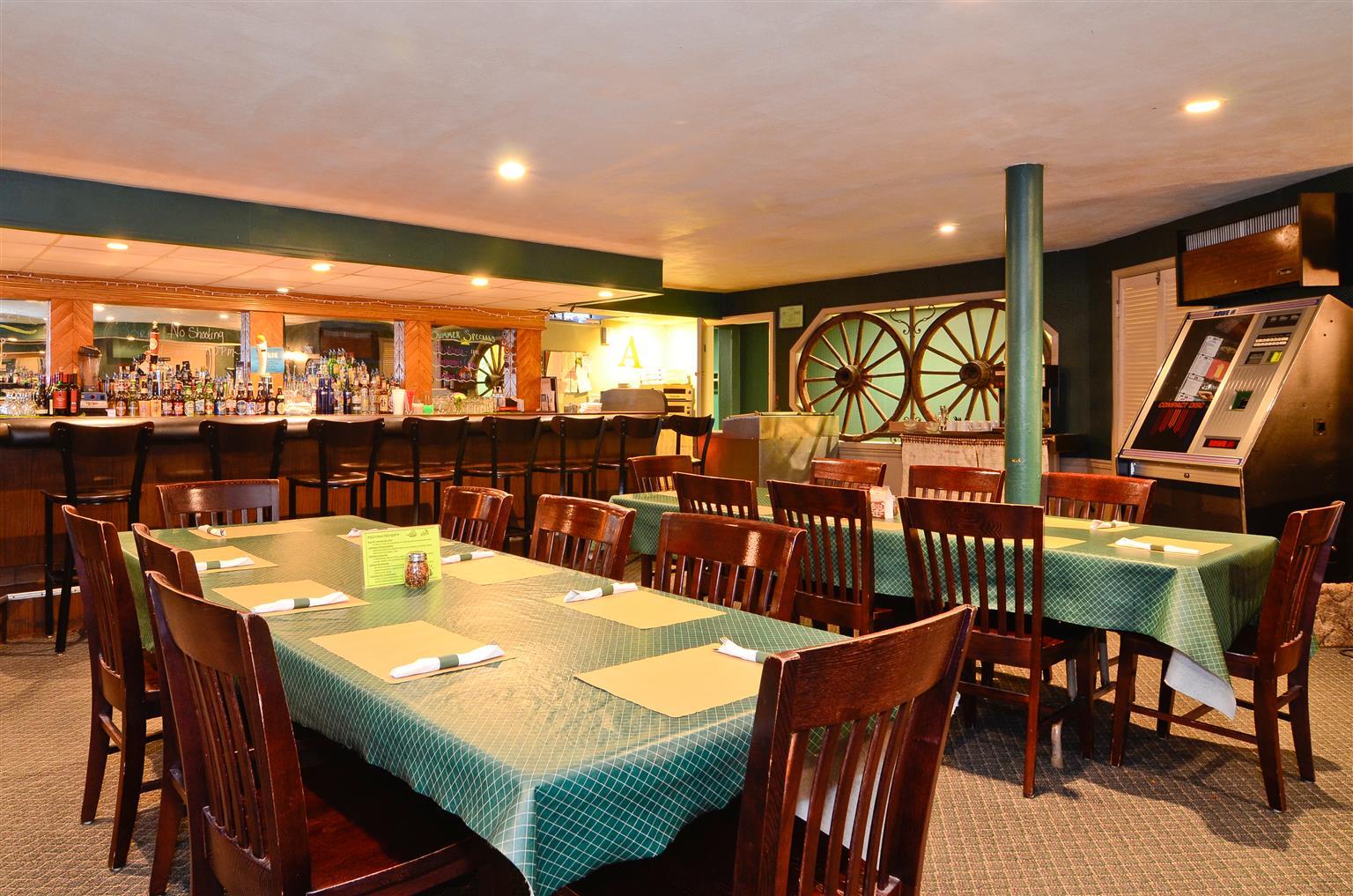 Magnuson Grand Pioneer Inn And Suites Escanaba Restaurant photo