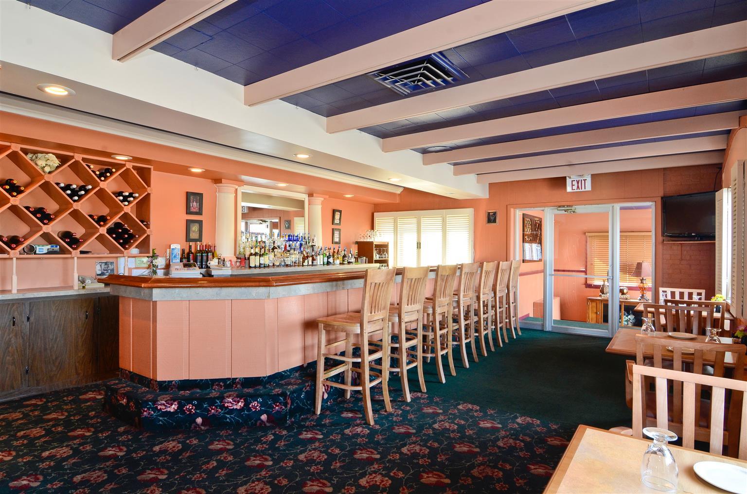 Magnuson Grand Pioneer Inn And Suites Escanaba Restaurant photo