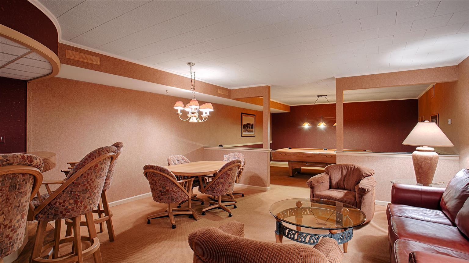 Magnuson Grand Pioneer Inn And Suites Escanaba Exterior photo