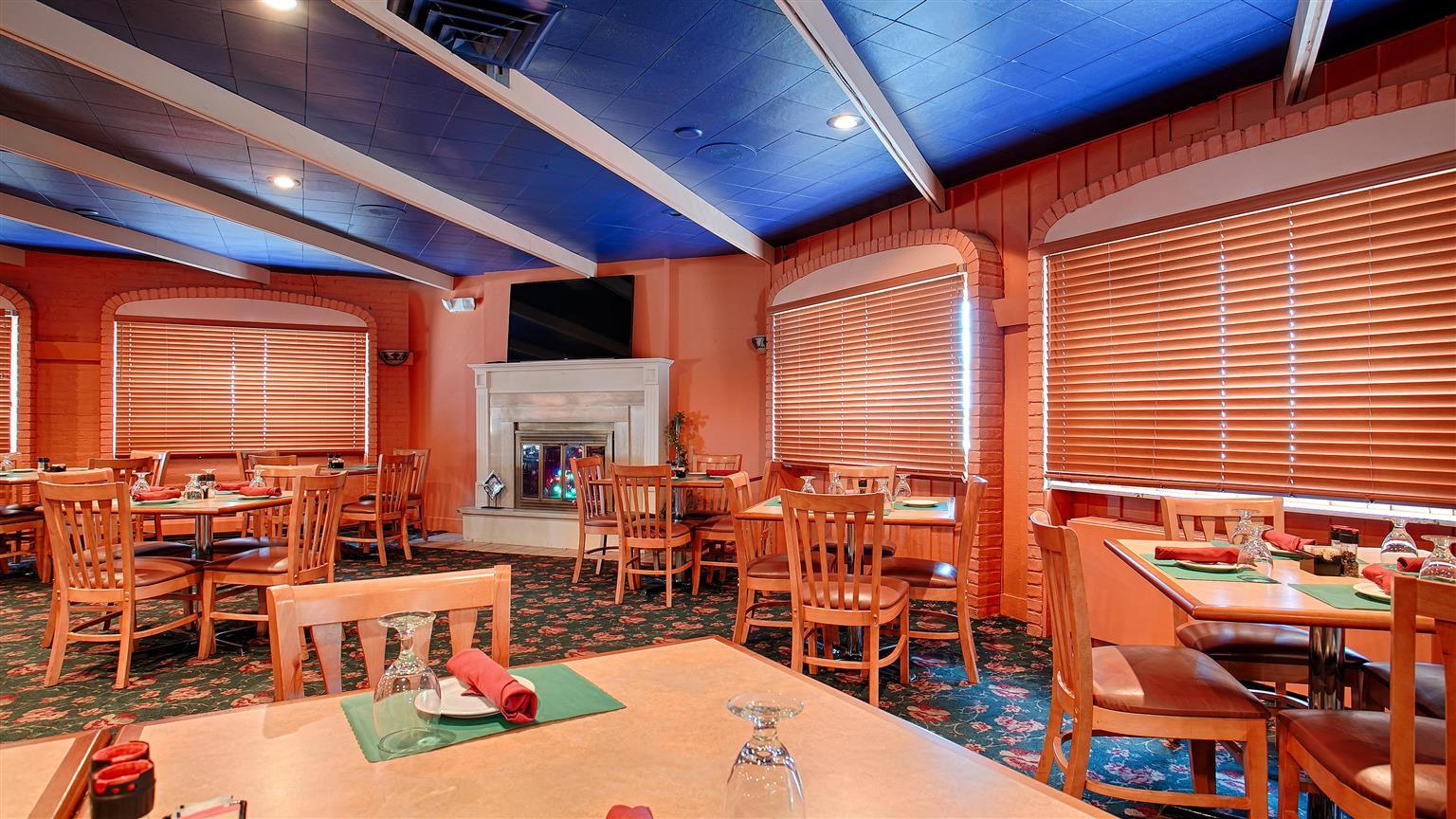 Magnuson Grand Pioneer Inn And Suites Escanaba Exterior photo